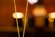 老鋪黃金奢侈品銷售 僅次LVMH創中國紀錄 收入名列前三