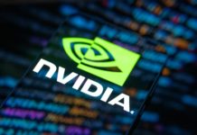 慕容風 : 英偉達季績破紀錄 面臨全球AI生態重塑